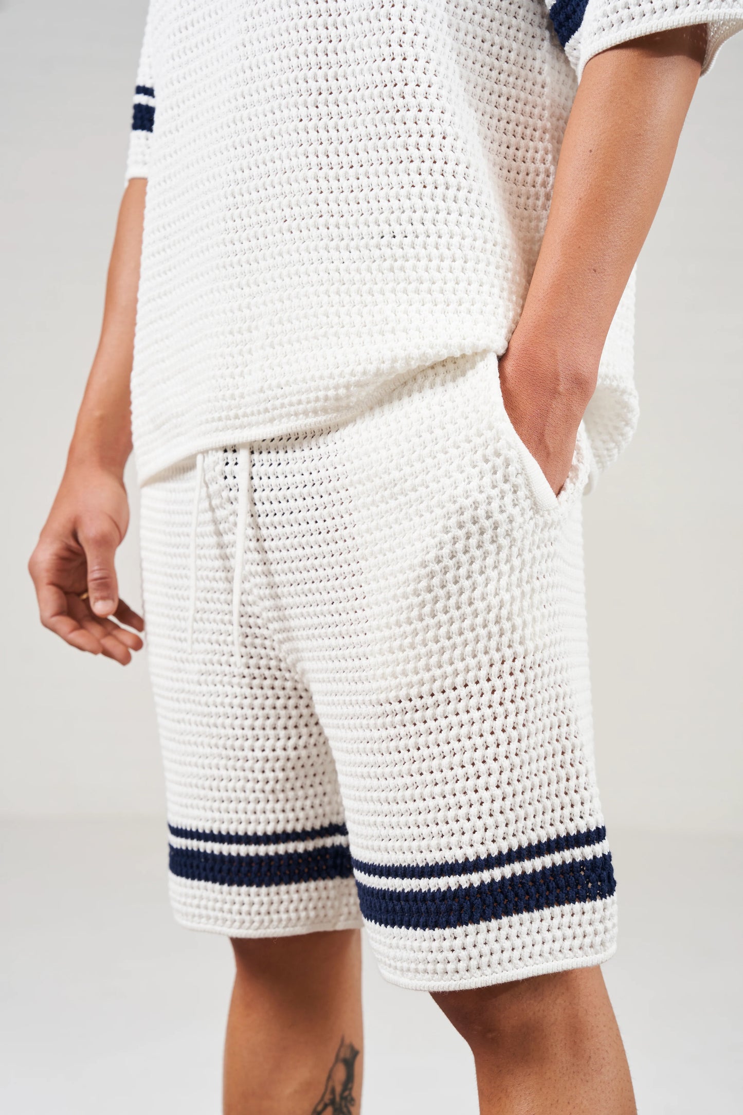 CROCHET KNITTED CONTRAST STRIPE SHORTS