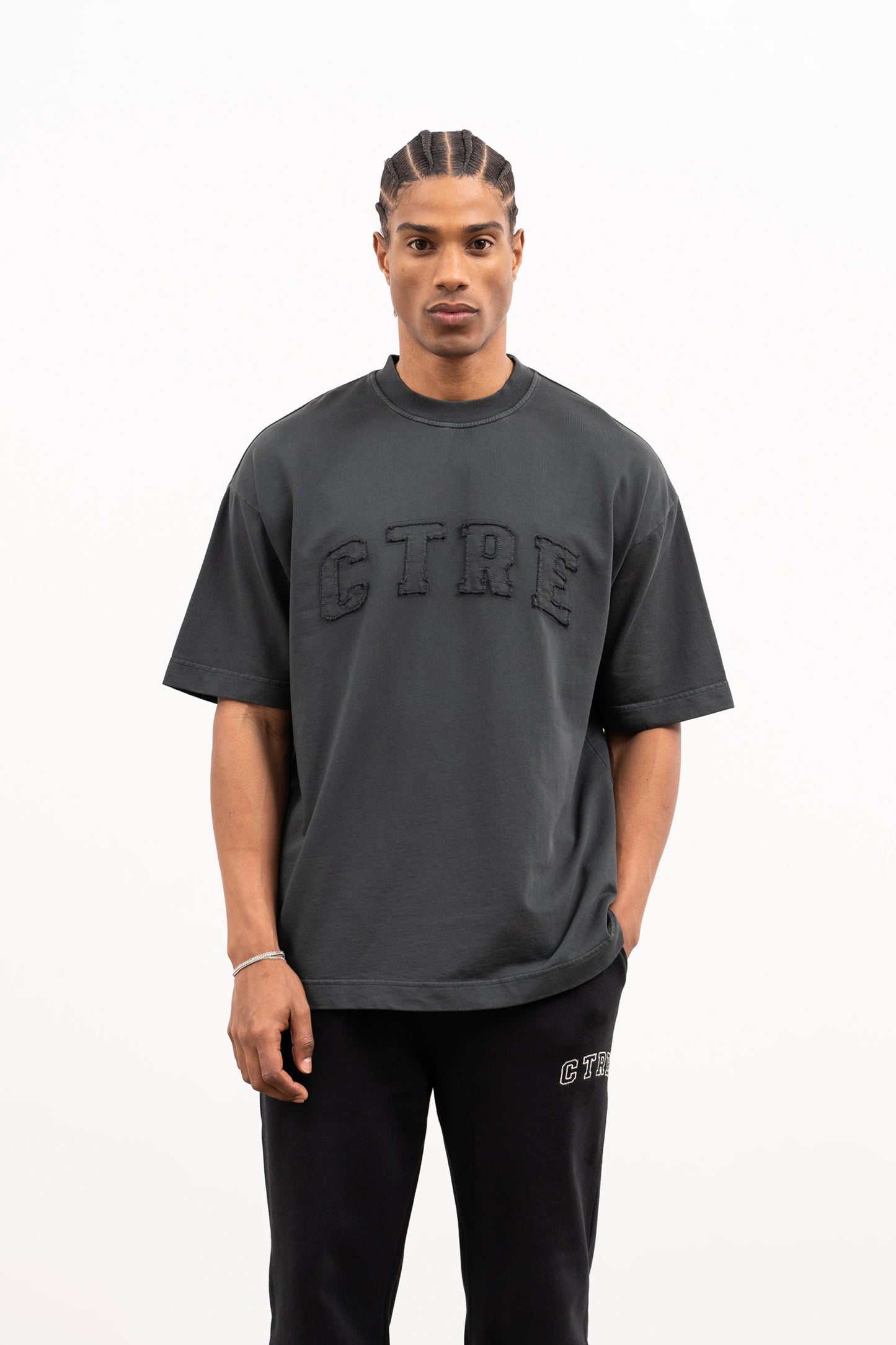 HEAVYWEIGHT CTRE APPLIQUE T-SHIRT